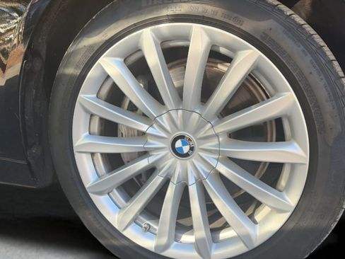 Used 2018 BMW 740i xDrive w/ Executive Package image 26