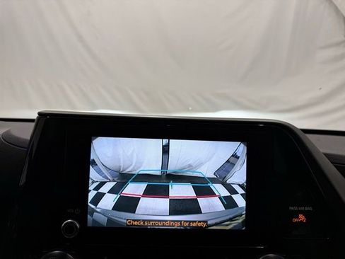 Used 2025 Toyota Highlander Platinum image 37