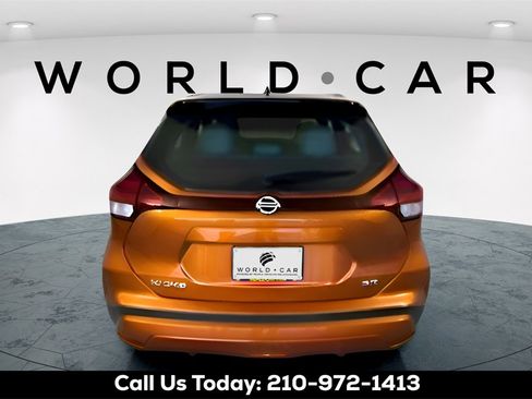 Used 2021 Nissan Kicks SR w/ SR Premium Package image 6