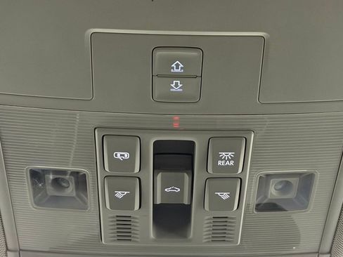 Used 2022 Volkswagen Tiguan SE w/ Panoramic Sunroof Package image 26