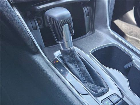 Used 2018 Honda Accord Sport image 13