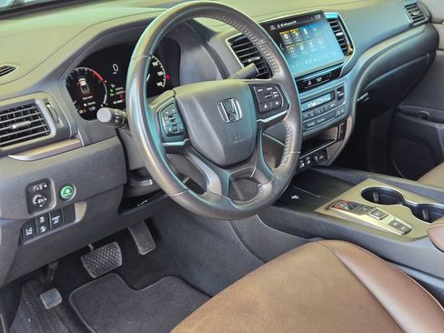 Certified 2025 Honda Ridgeline RTL image 10