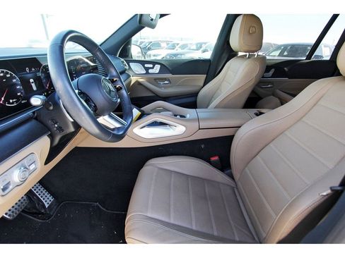 Used 2024 Mercedes-Benz GLS 450 4MATIC image 6