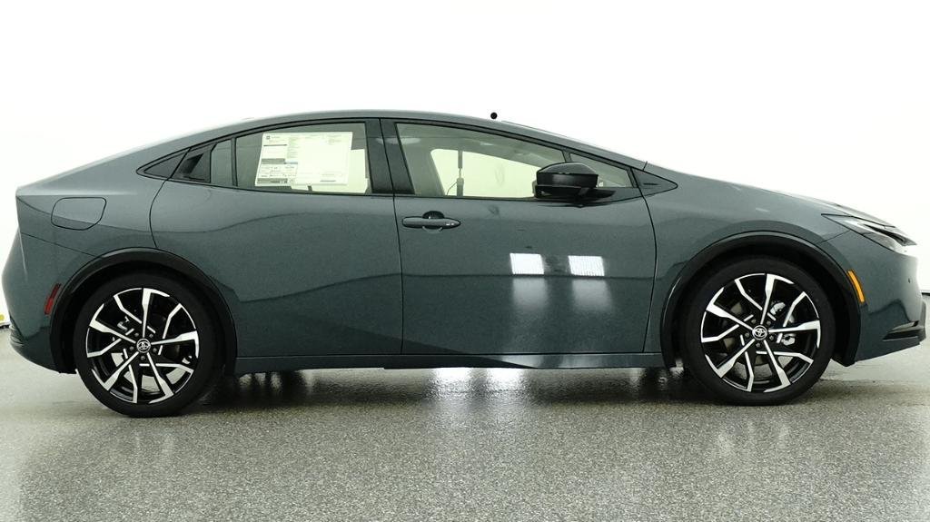 New 2026 Toyota Prius Plug-In Hybrid FWD image 49