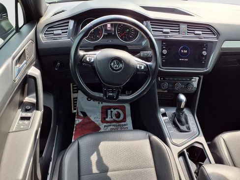 Used 2020 Volkswagen Tiguan SE R-Line FWD image 9