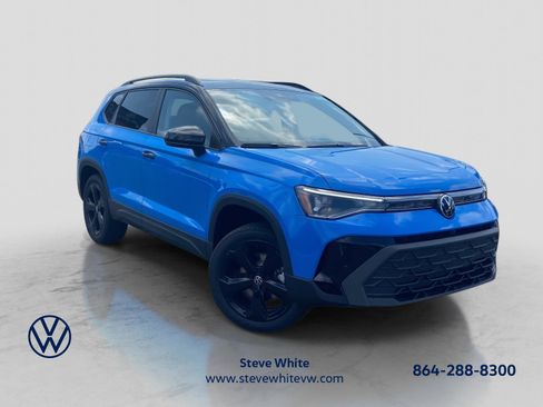 New 2025 Volkswagen Taos SE image 1