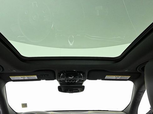 New 2025 Maserati Grecale GT image 6