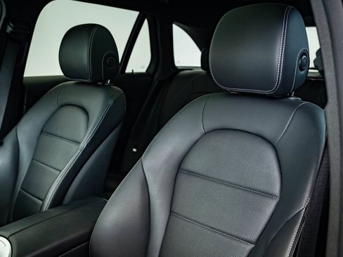 Used 2017 Mercedes-Benz GLC 300 4MATIC image 22