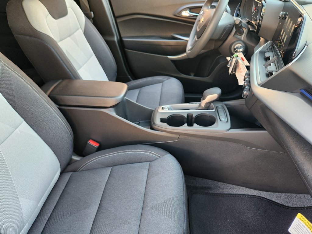 New 2026 Chevrolet Trax LS w/ LS Convenience Package FWD image 10
