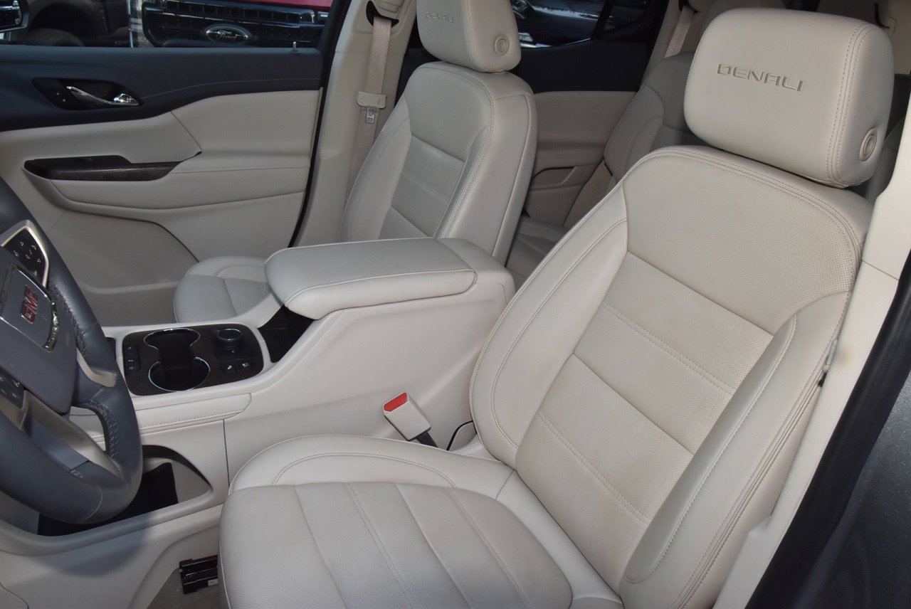 Used 2023 GMC Acadia Denali w/ Denali Technology Package FWD image 33
