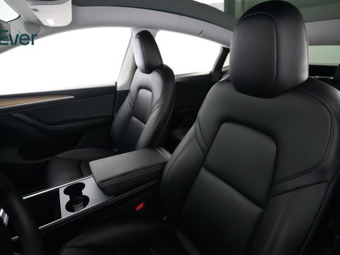 Used 2025 Tesla Model Y Long Range AWD/4WD image 4