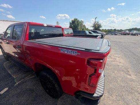 Used 2022 Chevrolet Silverado 1500 Custom Trail Boss AWD/4WD image 10