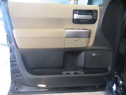 Used 2020 Toyota Sequoia Limited w/ Safety & Convenience Package AWD/4WD image 13