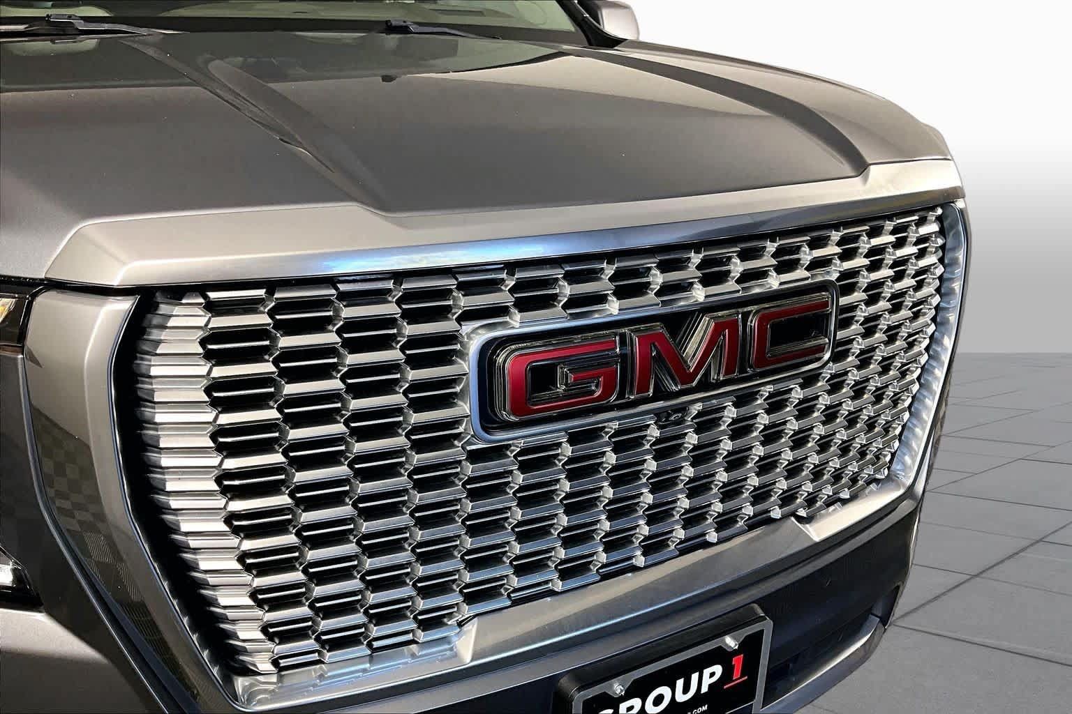 Used 2021 GMC Yukon Denali w/ Advanced Technology Package RWD image 28