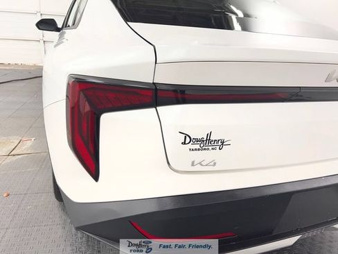 Used 2025 Kia K4 FWD image 12