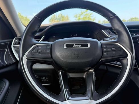 Used 2022 Jeep Grand Cherokee L Laredo w/ Luxury Tech Group I AWD/4WD image 21
