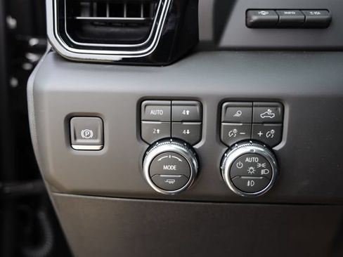 New 2026 GMC Sierra 2500 AT4 w/ AT4 Premium Plus Package AWD/4WD image 25