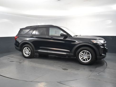 Used 2025 Ford Explorer Active image 7
