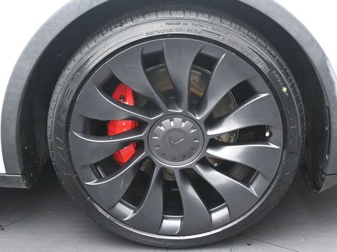 Used 2022 Tesla Model Y Performance AWD/4WD image 33