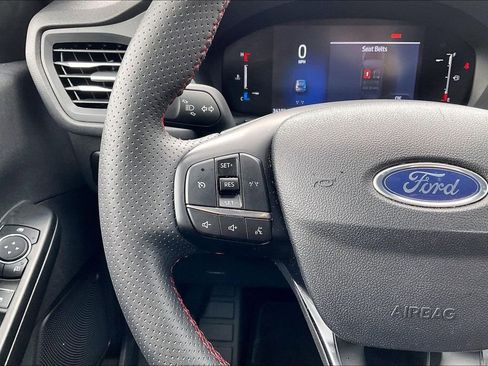 Used 2025 Ford Escape ST-Line AWD/4WD image 18