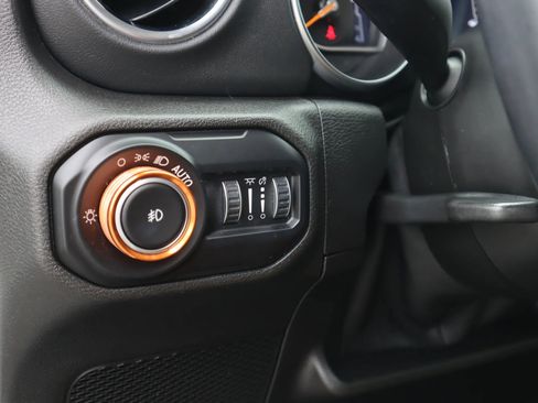 Used 2021 Jeep Wrangler Unlimited Sahara image 11