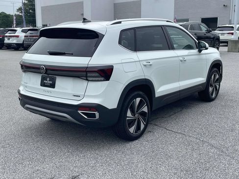 New 2026 Volkswagen Taos SE AWD/4WD image 7