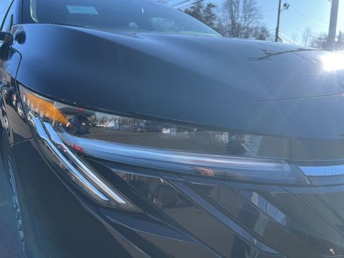 New 2026 Nissan Sentra SV w/ SV Convenience Package FWD image 13