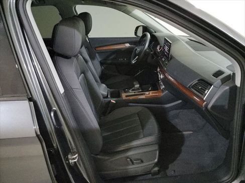Used 2022 Audi Q5 2.0T Premium w/ Convenience Package AWD/4WD image 21