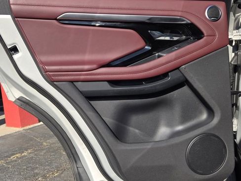 Used 2021 Land Rover Range Rover Evoque SE image 15