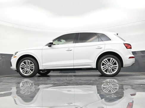 Used 2018 Audi Q5 2.0T Premium Plus w/ Premium Plus Package AWD/4WD image 21