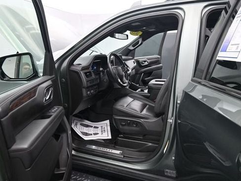 Used 2023 Chevrolet Tahoe Z71 w/ Z71 Off-Road Package AWD/4WD image 14
