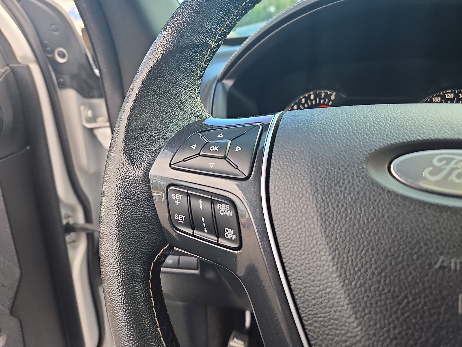 Used 2019 Ford Explorer Platinum AWD/4WD image 23