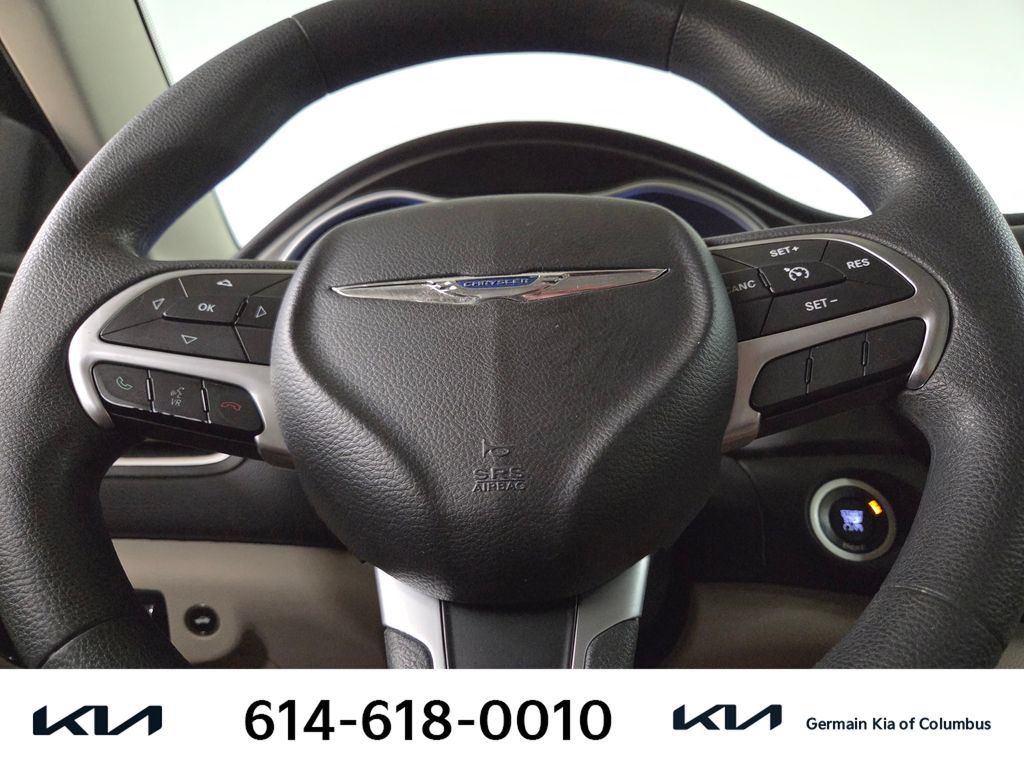 Used 2015 Chrysler 200 Limited FWD image 21