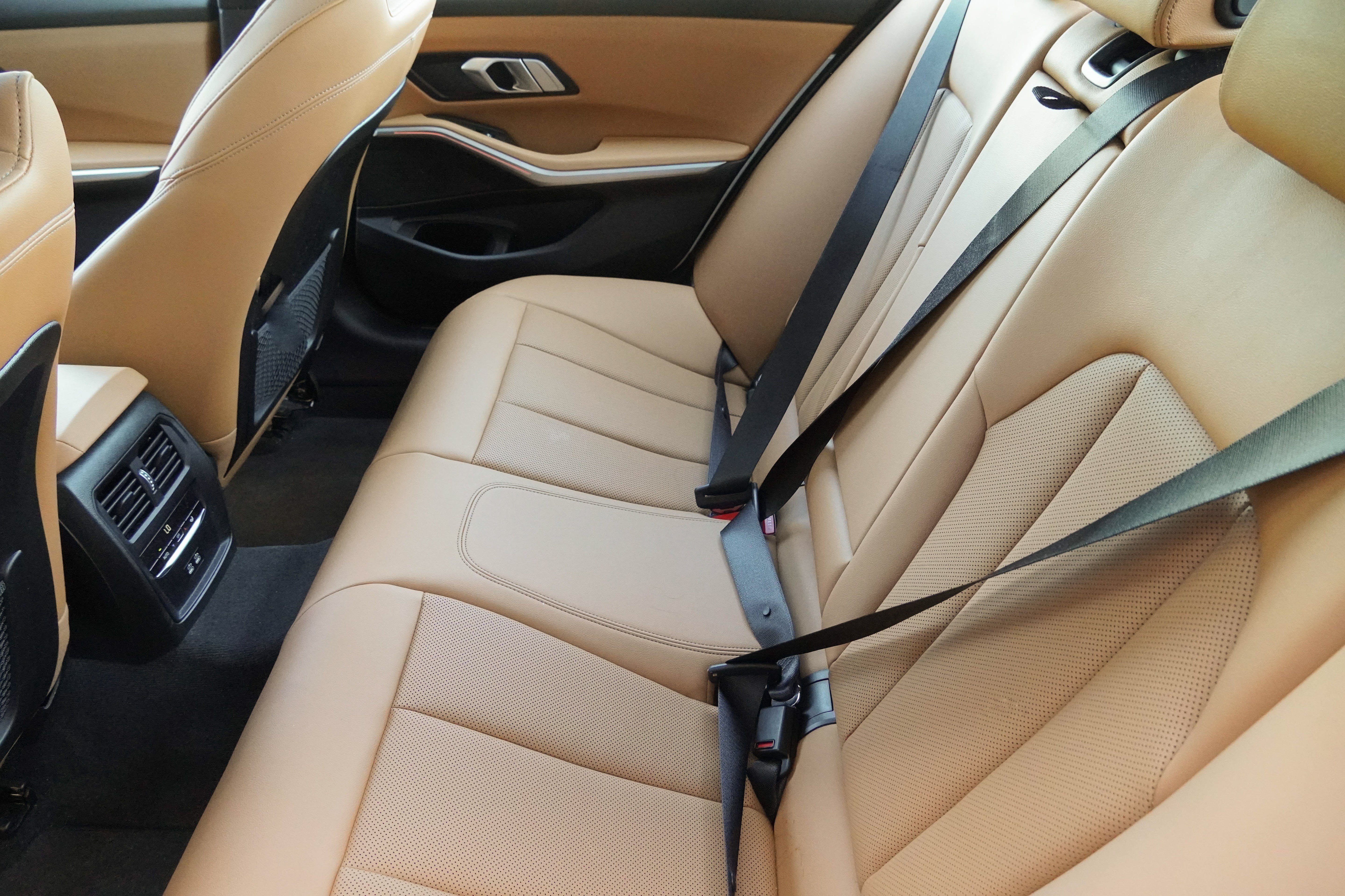 Certified 2023 BMW 330i xDrive Sedan w/ Premium Package AWD/4WD image 34