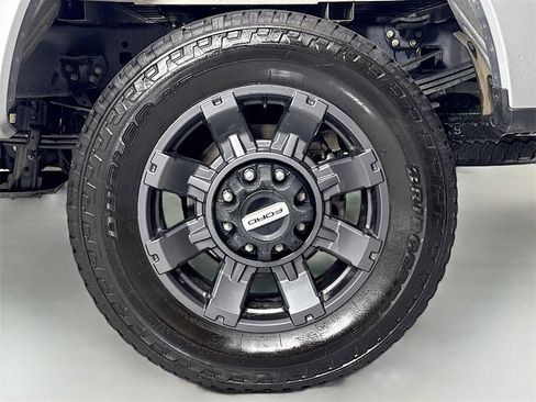 Used 2024 Ford F350 Lariat w/ Sport Appearance Package image 11