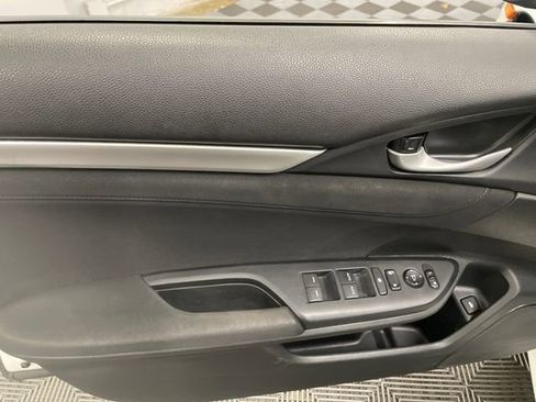 Used 2018 Honda Civic EX image 9