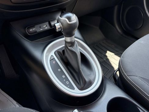 Used 2016 Kia Soul FWD image 27