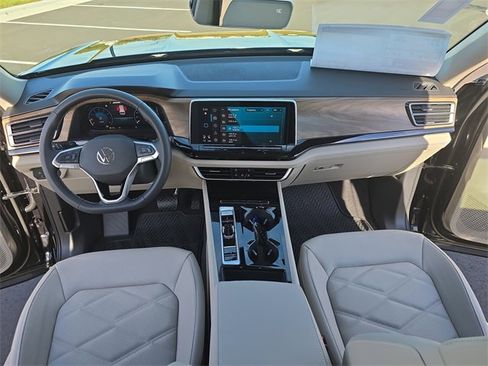 New 2026 Volkswagen Atlas SE image 13