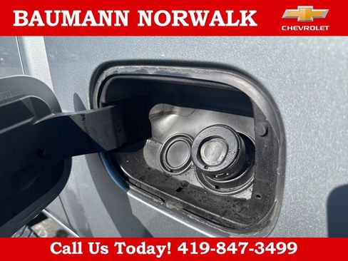 Used 2025 Chevrolet Silverado 2500 ZR2 w/ Technology Package AWD/4WD image 34