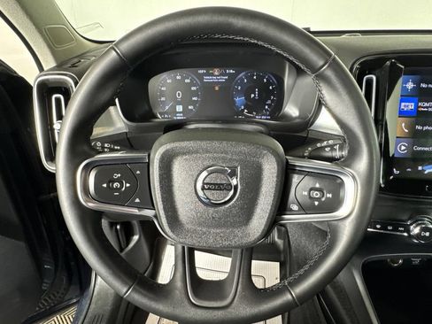 Used 2022 Volvo XC40 T5 Momentum AWD/4WD image 10