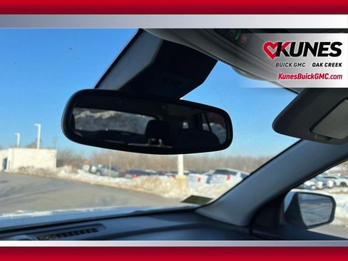 Used 2024 GMC Terrain SLE image 25