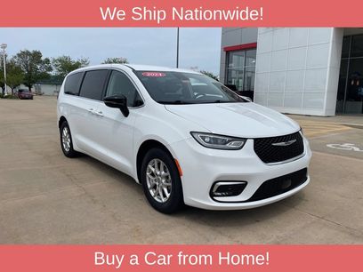 Used 2024 Chrysler Pacifica Touring-L