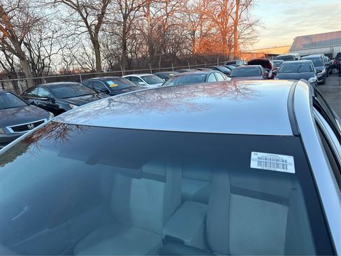 Used 2012 Toyota Camry LE image 14