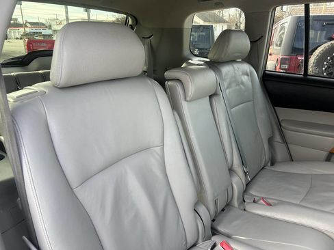 Used 2010 Toyota Highlander Limited image 33