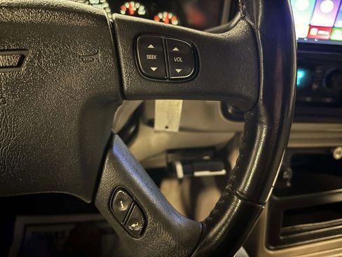 Used 2005 Chevrolet Tahoe Z71 w/ Preferred Equipment Group AWD/4WD image 41
