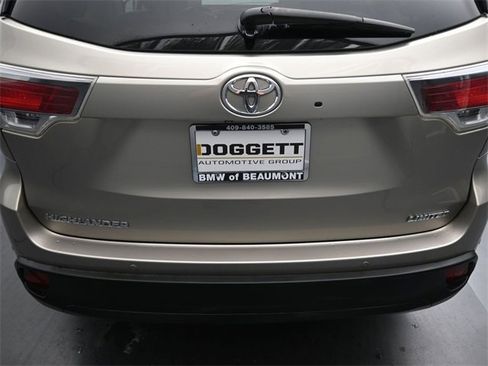 Used 2015 Toyota Highlander Limited image 16
