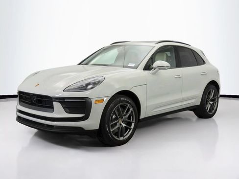 Used 2025 Porsche Macan AWD/4WD image 1