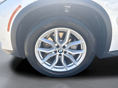 Used 2019 BMW X5 xDrive40i AWD/4WD image 36