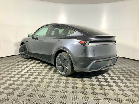 Used 2026 Tesla Model Y Long Range image 11