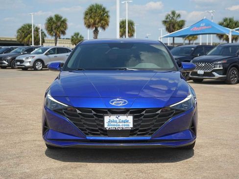 Used 2023 Hyundai Elantra SEL w/ Convenience Package FWD image 6
